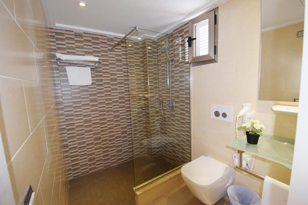 Apartamentos Ferrera Pins Cala Ferrera  Ngoại thất bức ảnh